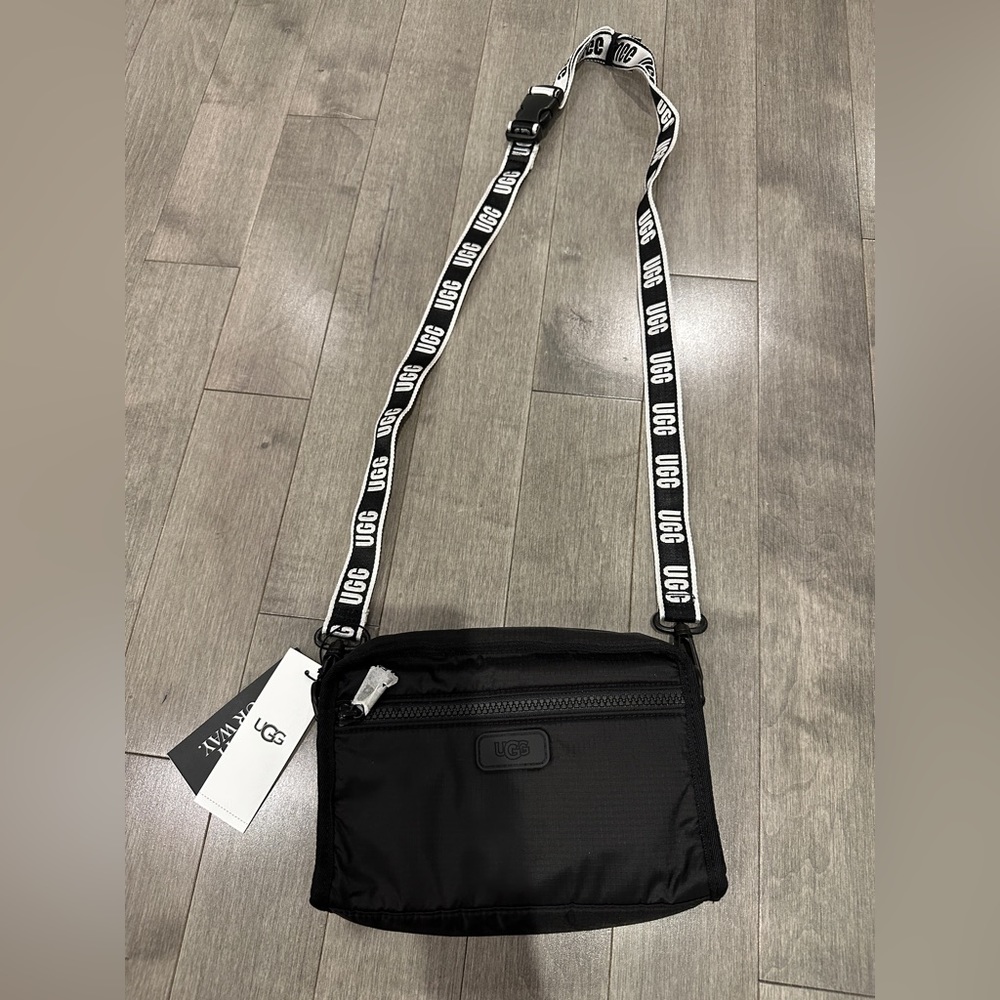 Ugg Black Crossbody/Belt Bag